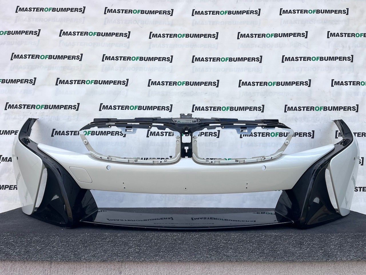 BMW I8 Hybrid Coupe 4wd 2014-2020 Front Bumper 4 Pdc Genuine [B402]