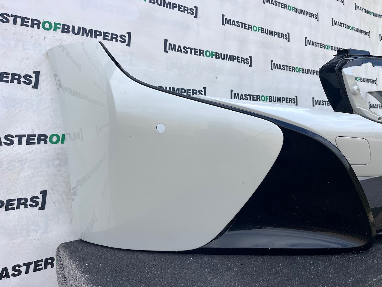 BMW I8 Hybrid Coupe 4wd 2014-2020 Front Bumper 4 Pdc Genuine [B402]