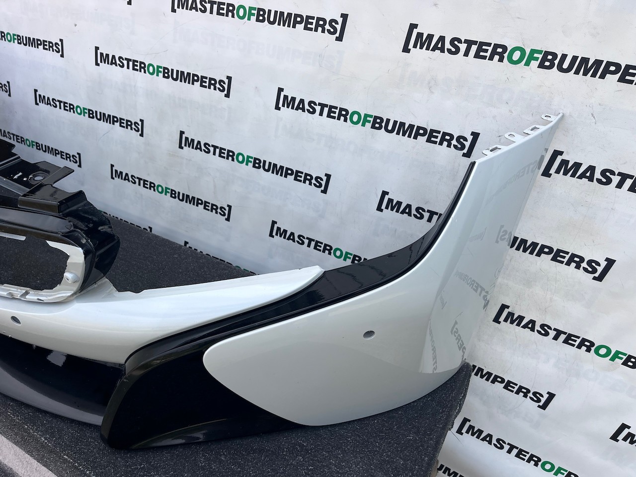 BMW I8 Hybrid Coupe 4wd 2014-2020 Front Bumper 4 Pdc Genuine [B402]