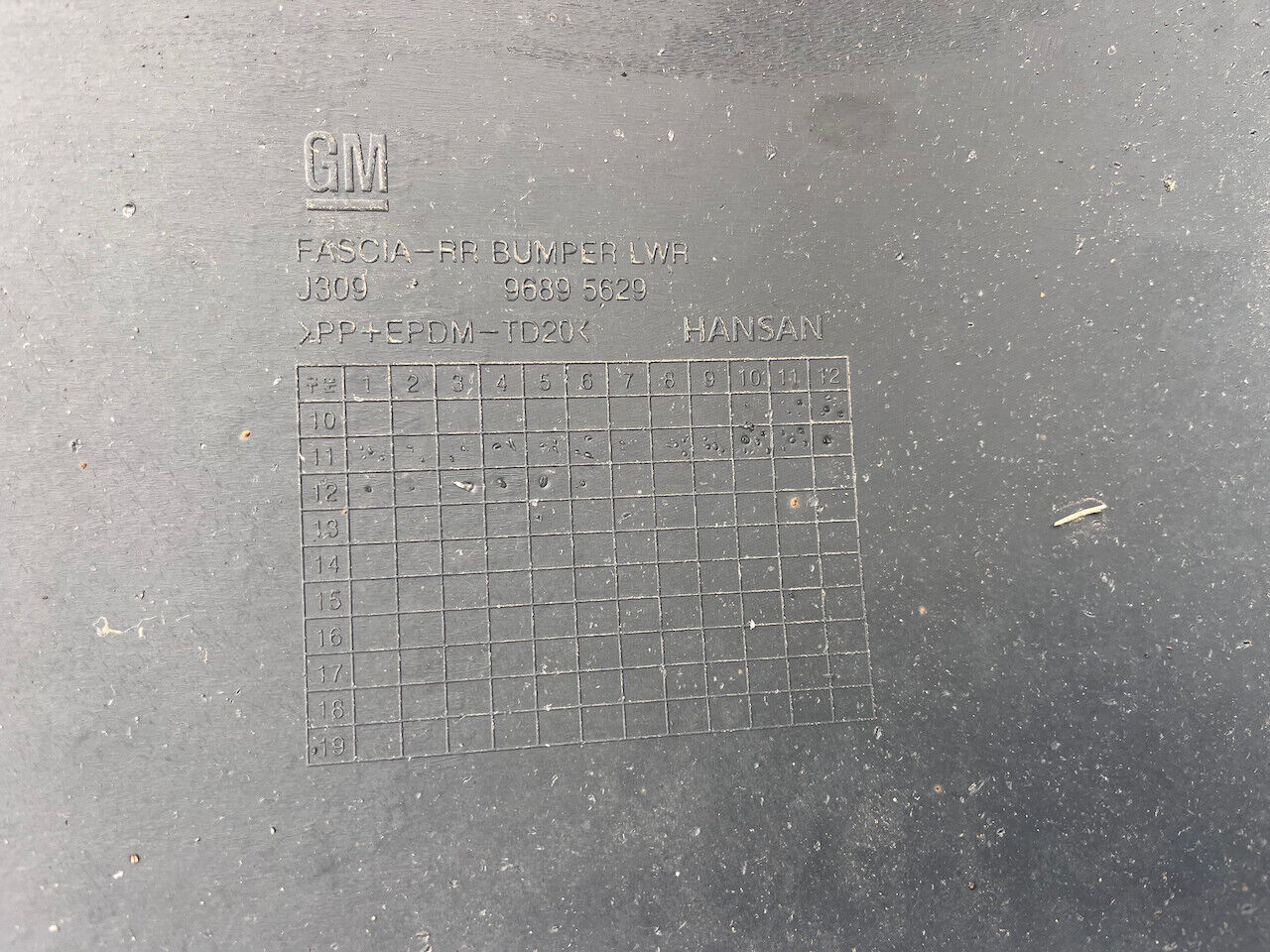 Chevrolet Orlando Suv 2010-2017 Rear Bumper Fully Complete Grey Genuine [p987]