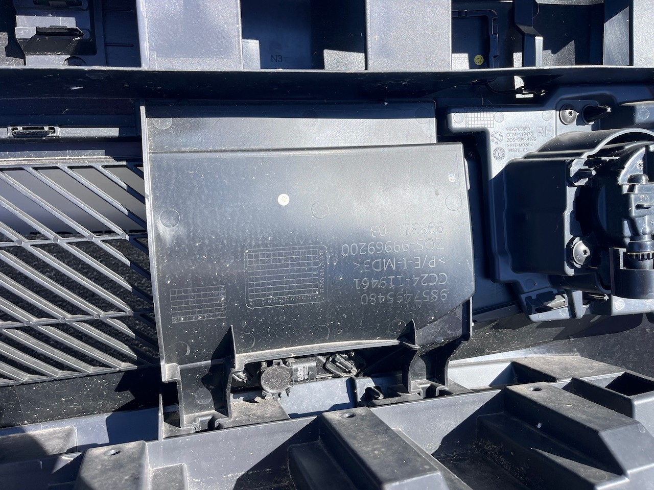 Citroen C3 Aircross Hybrid Electric 2025-2027 Front Bumper 6 Pdc Genuine [c498]