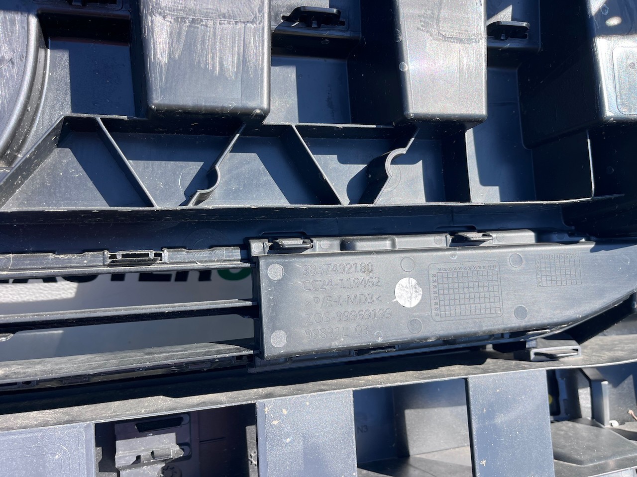 Citroen C3 Aircross Hybrid Electric 2025-2027 Front Bumper 6 Pdc Genuine [c498]