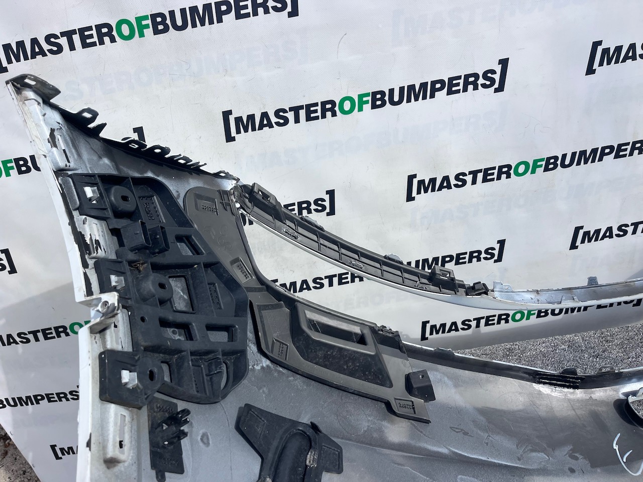 Citroen C5 Aircross Flair 2018-2022 Front Bumper 6 Pdc Genuine [c442]