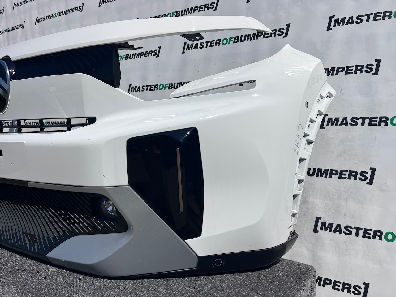 Citroen C3 Aircross Hybrid Electric 2025-2027 Front Bumper 6 Pdc Genuine [c496]