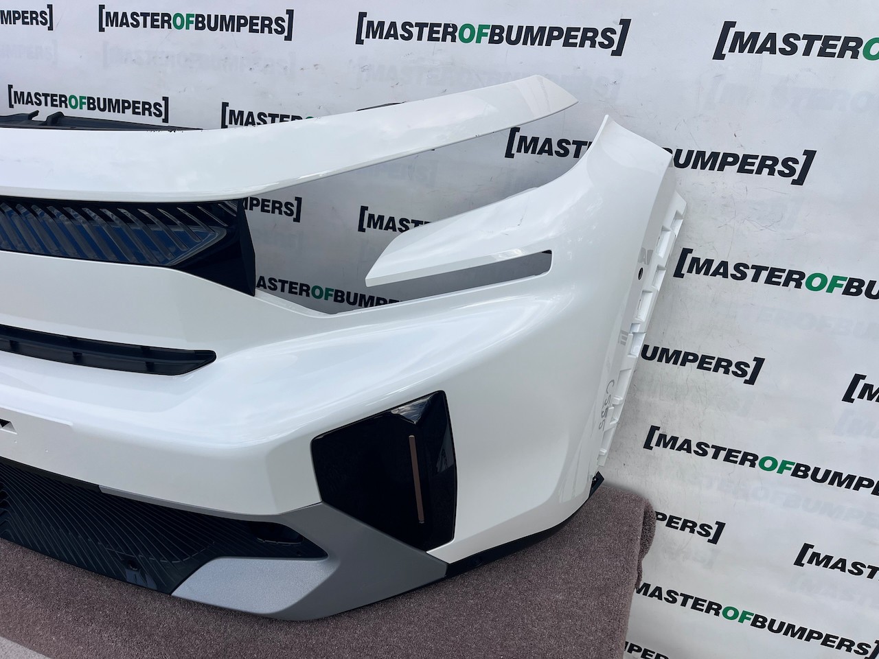 Citroen C3 Aircross Hybrid Electric 2025-2027 Front Bumper 6 Pdc Genuine [c555]