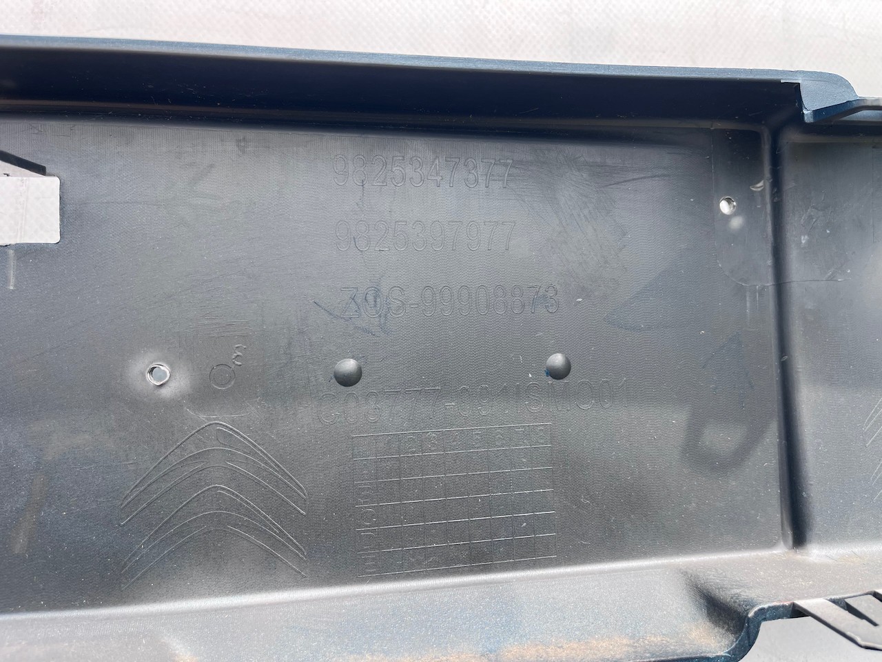 Citroen C5 Aircross Flair 2018-2022 Front Bumper 6 Pdc Genuine [c364]