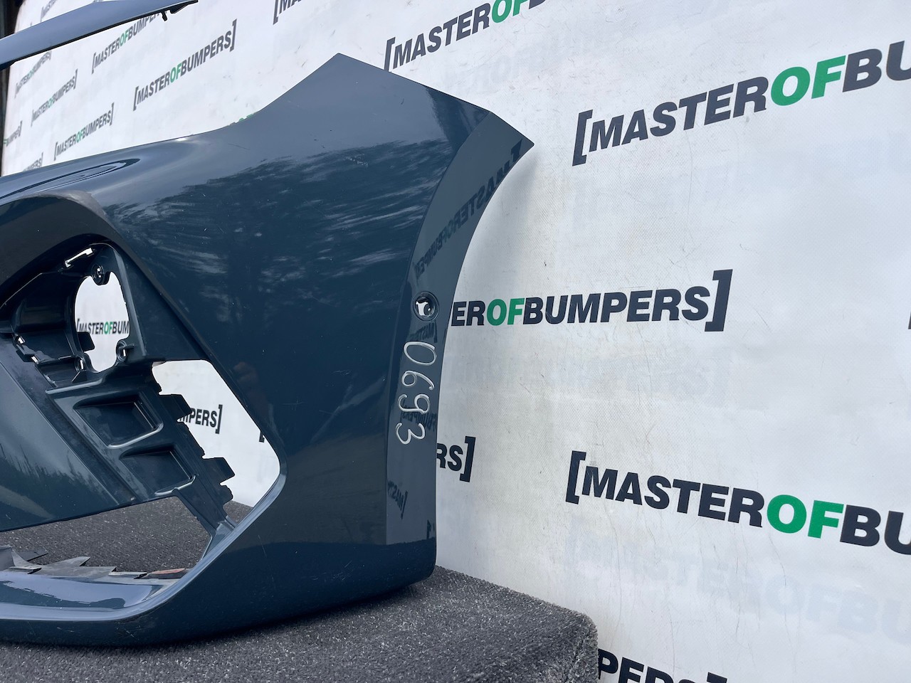 Cupra Leon E- Hybrid Hatchback Lift 2024-2027 Front Bumper 6 Pdc Genuine [o693]