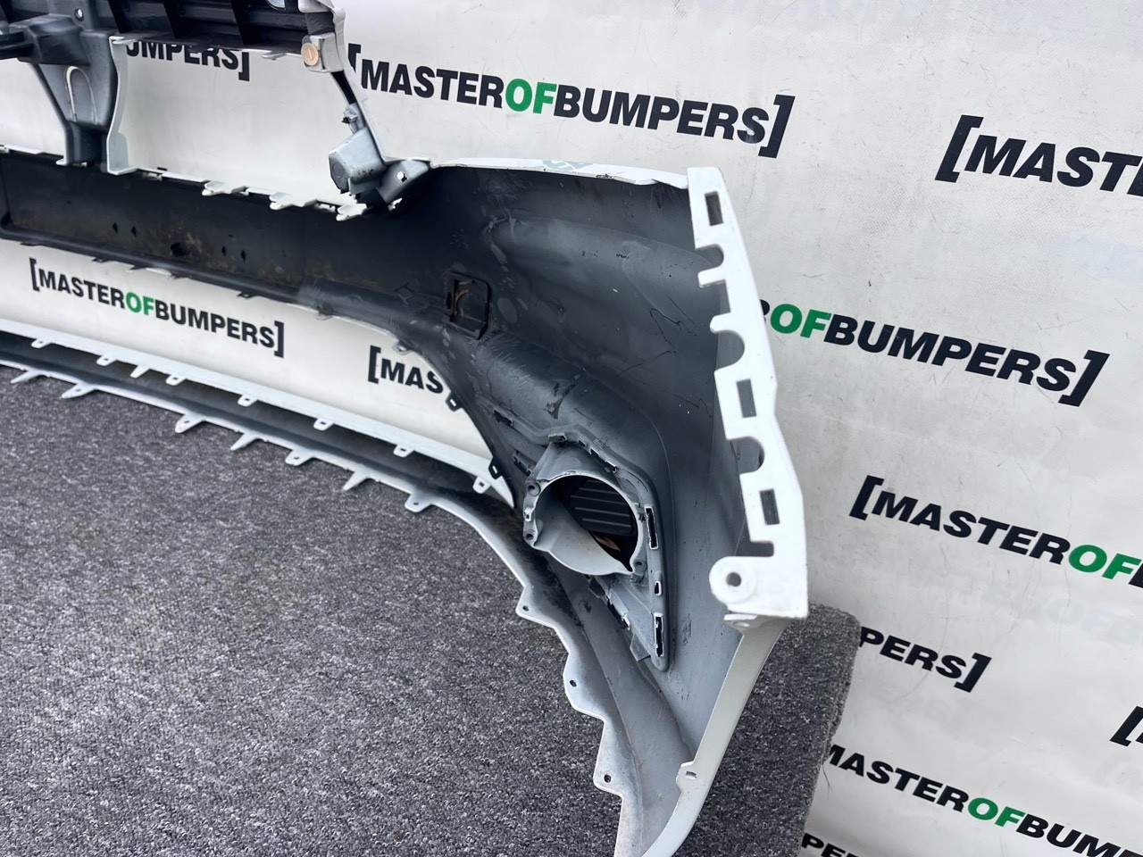 Dacia Sandero Comfort 2021-on Front Bumper Genuine [r678]