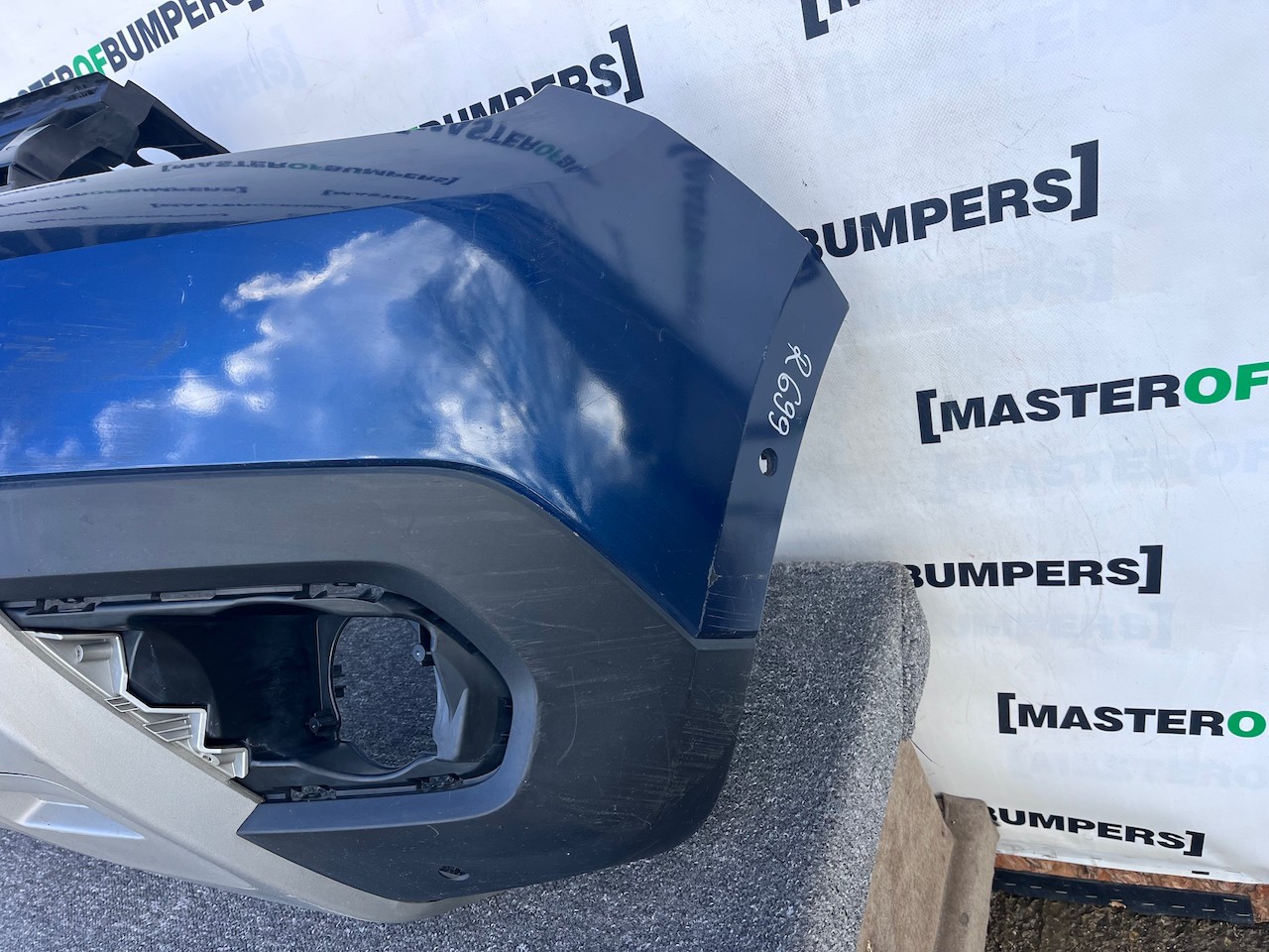 Dacia Duster Ambiance Stepway Mk2 2017-2023 Front Bumper 6 Pdc Genuine [r699]