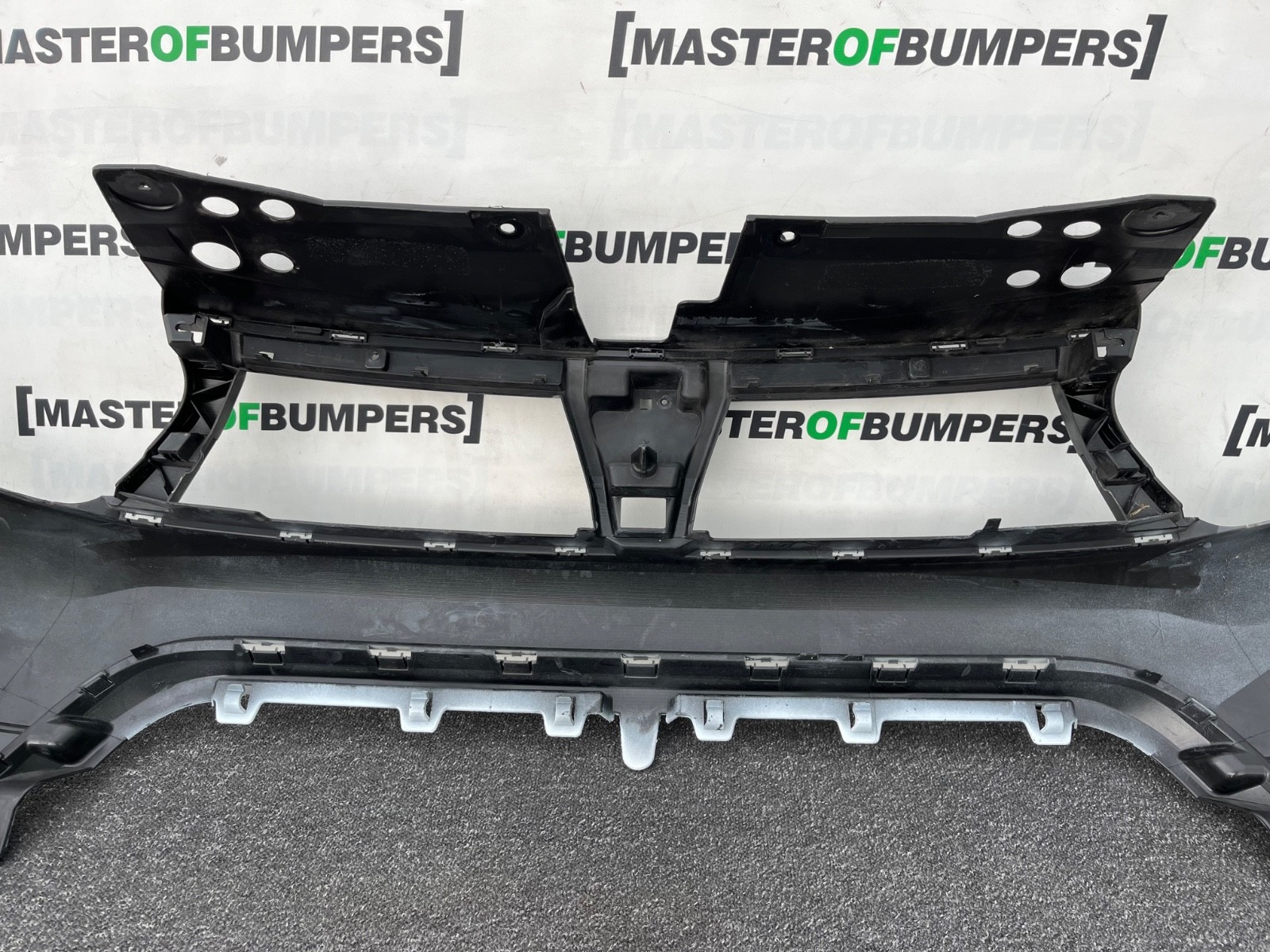 Dacia Duster Ambiance Stepway Mk2 2017-2023 Front Bumper 6 Pdc Genuine [r711]