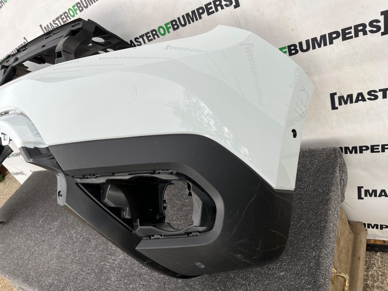 Dacia Duster Ambiance Stepway Mk2 2017-2023 Front Bumper 6 Pdc Genuine [r711]