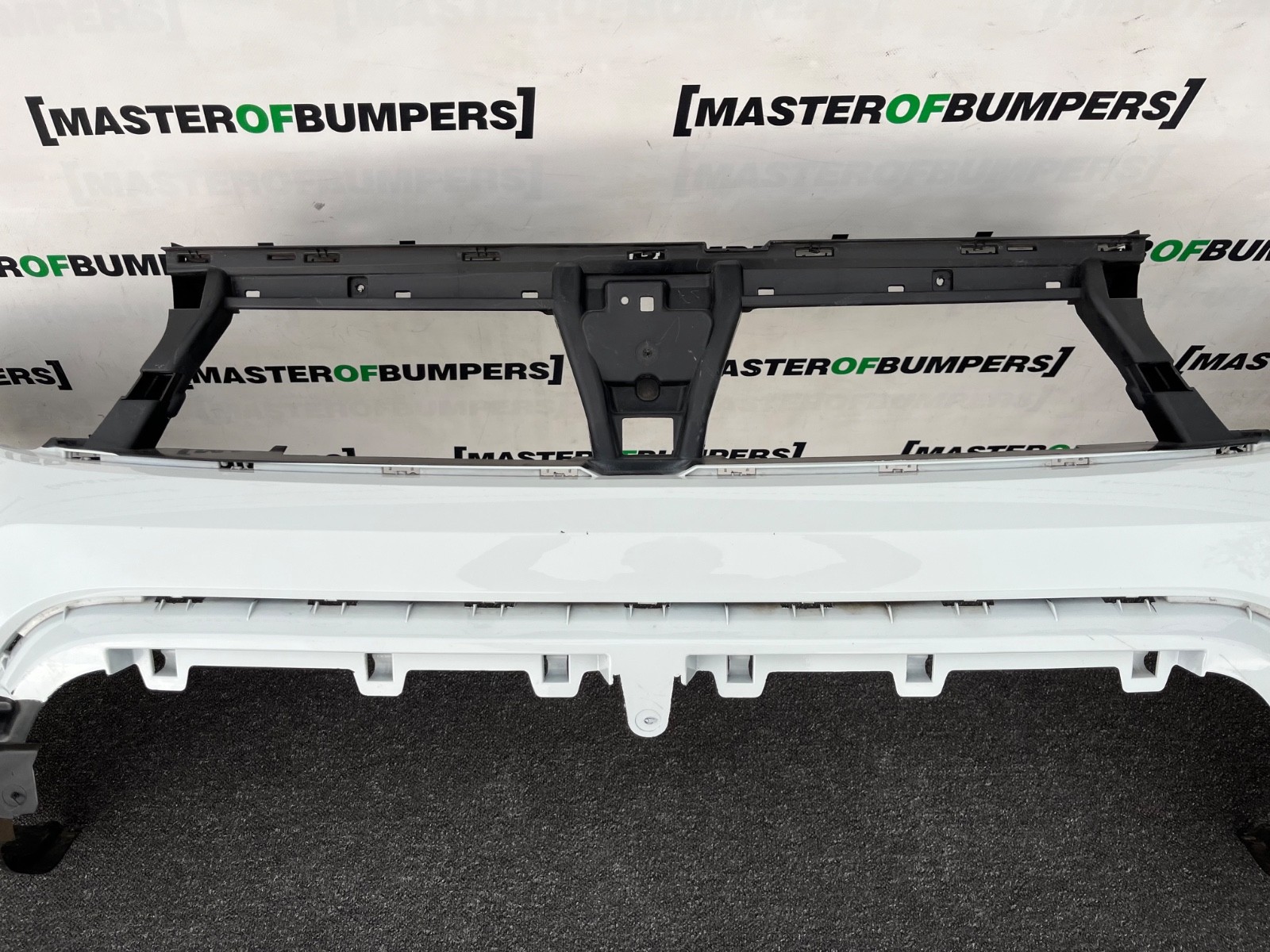 Dacia Duster Ambiance Stepway Mk2 2017-2023 Front Bumper 6 Pdc Genuine [r711]