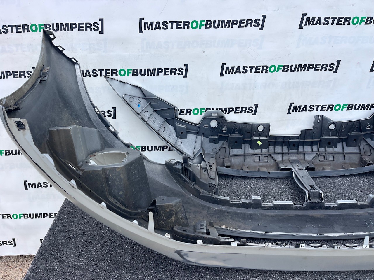 Fiat Tipo Lounge Hatchback Estate 2016-2021 Front Bumper Genuine [f866]