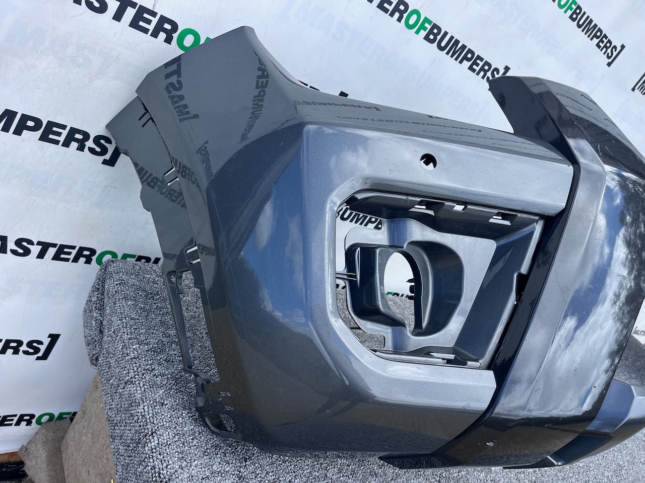 Ford Ranger Wildtrack Pickup 2022-2026 Front Bumper 4 Pdc Genuine [f707]