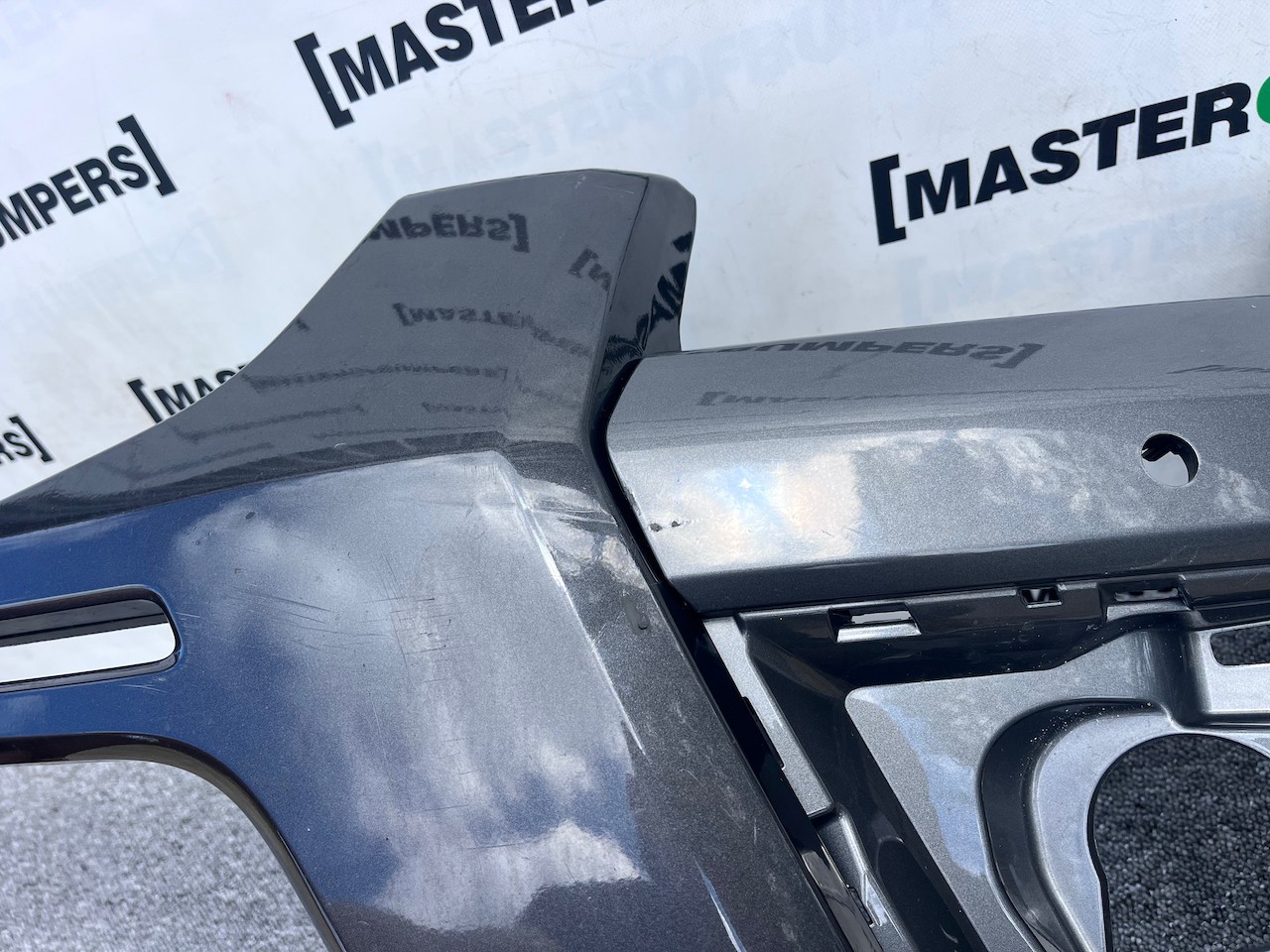 Ford Ranger Wildtrack Pickup 2022-2026 Front Bumper 4 Pdc Genuine [f707]