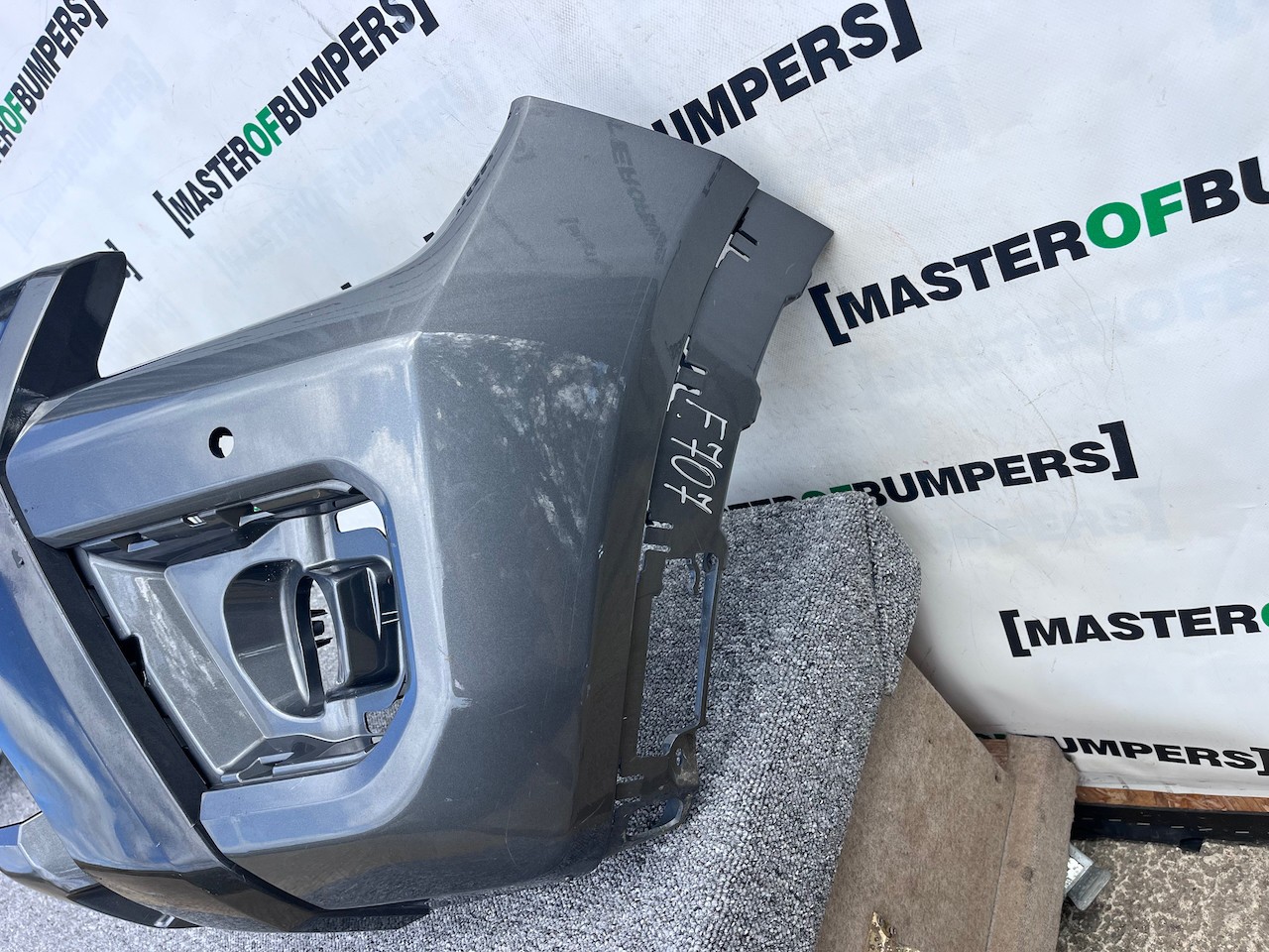 Ford Ranger Wildtrack Pickup 2022-2026 Front Bumper 4 Pdc Genuine [f707]