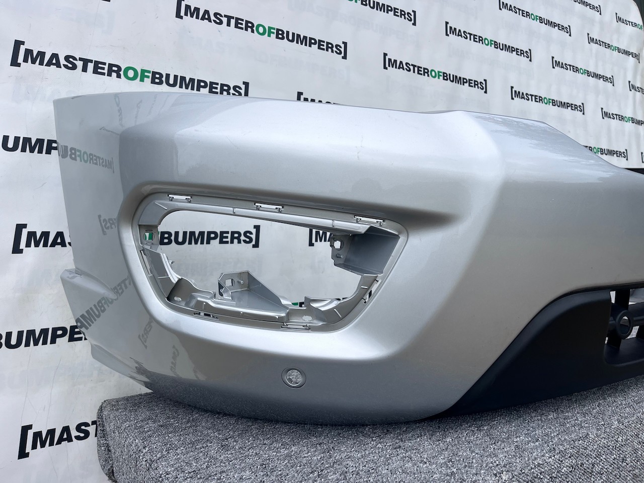 Ford Transit Limited Panel Van 2018-2024 Front Bumper 4 Pdc Genuine [f736]