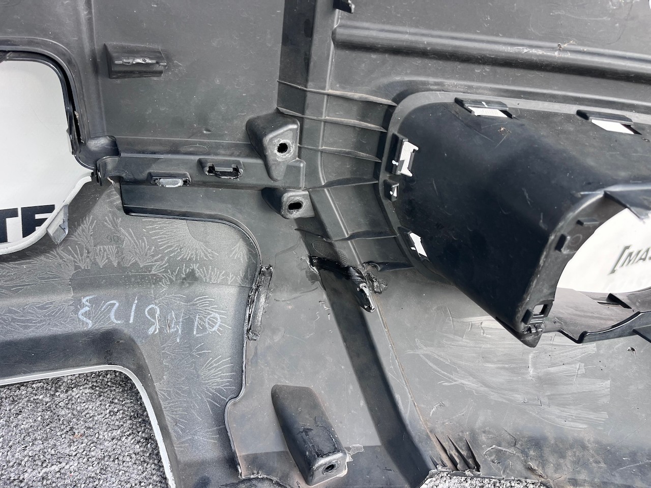 Ford Ranger Tramor Pickup Mk2 2022-2026 Front Bumper Pdc Genuine [f747]