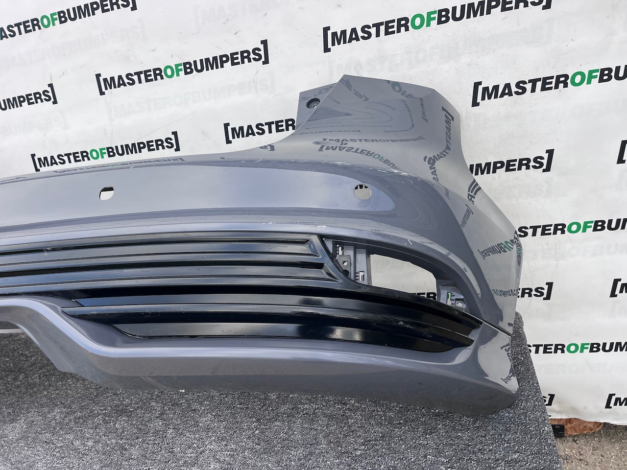 Ford Focus St Mk3 Hatchback 2014-2018 Rear Bumper 4 Pdc Genuine [f784]