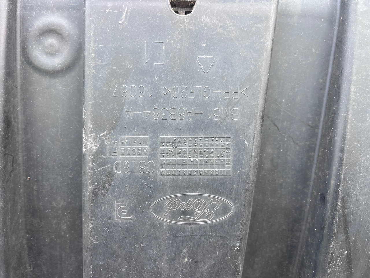 Ford Focus Zetec S Hatchback Estate 2011-2014 Front Bumper 6 Pdc Genuine [f803]