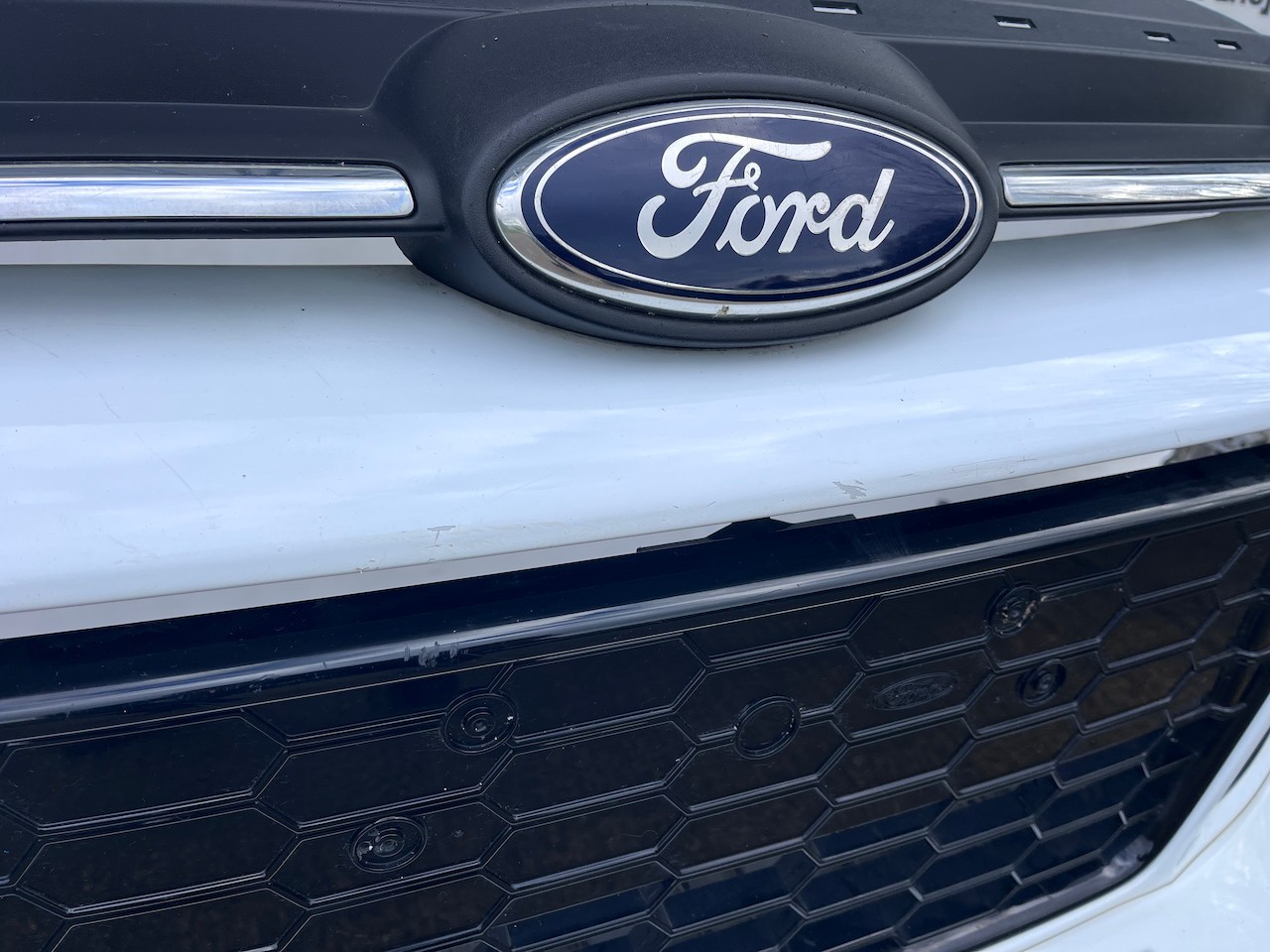 Ford Focus Zetec S Hatchback Estate 2011-2014 Front Bumper 6 Pdc Genuine [f803]