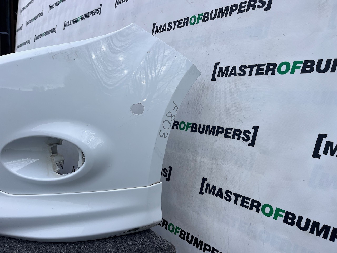 Ford Focus Zetec S Hatchback Estate 2011-2014 Front Bumper 6 Pdc Genuine [f803]