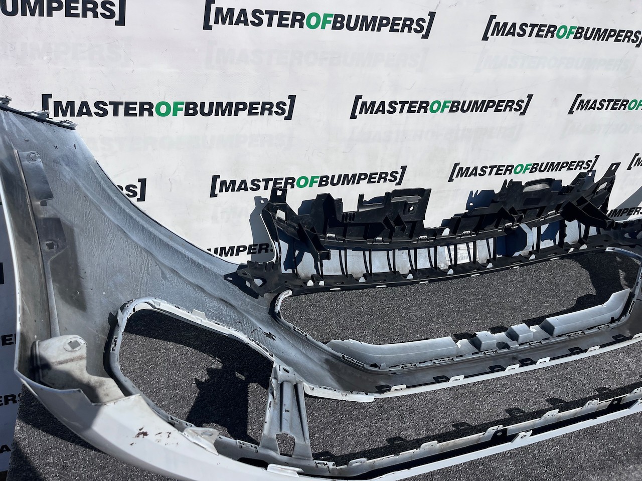 Ford Fiesta St Mk10 Lift Hatchback 2022-2024 Front Bumper No Pdc Genuine [f831]