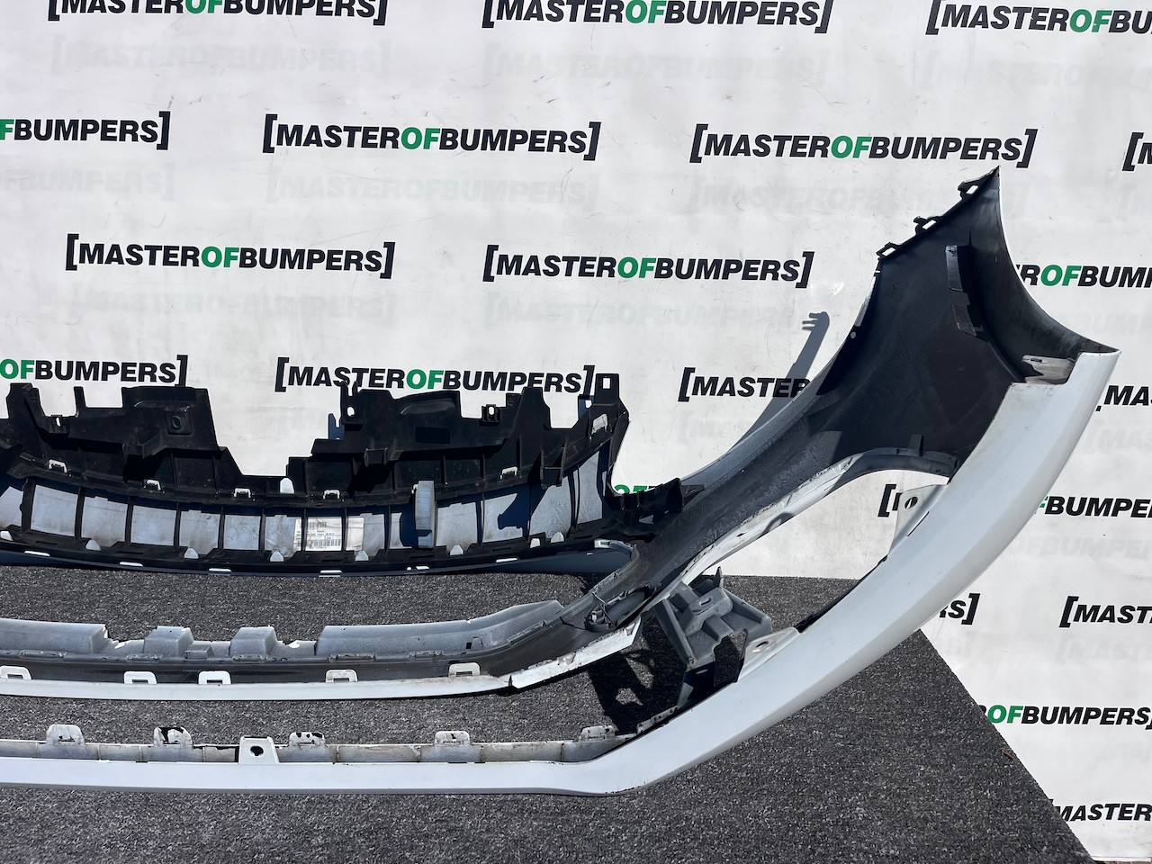 Ford Fiesta St Mk10 Lift Hatchback 2022-2024 Front Bumper No Pdc Genuine [f831]