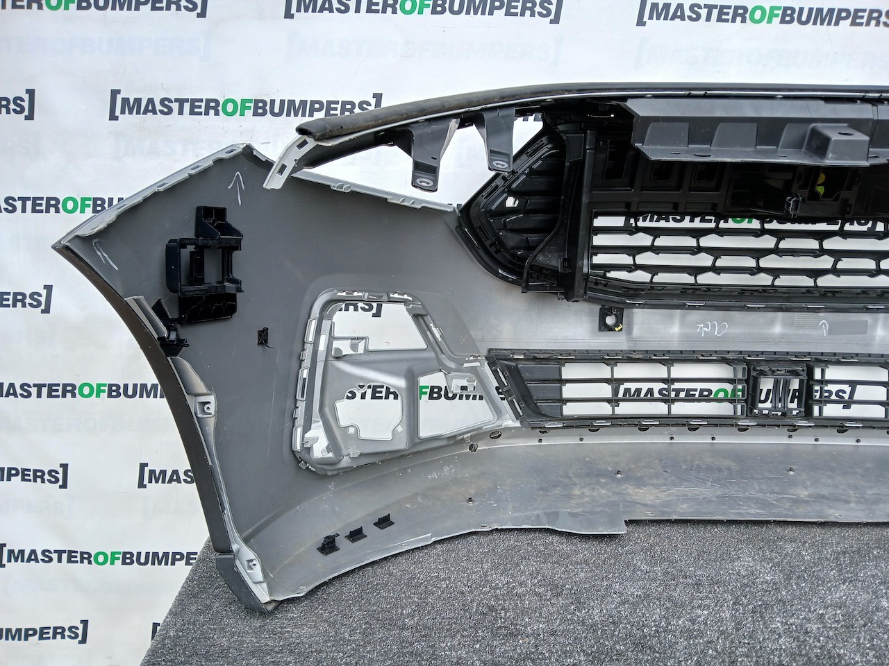 Ford Transit Connect Active Van 2025-2027 Front Bumper 6 Pdc Genuine [f858]