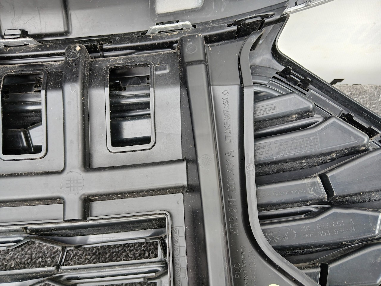 Ford Transit Connect Active Van 2025-2027 Front Bumper 6 Pdc Genuine [f858]