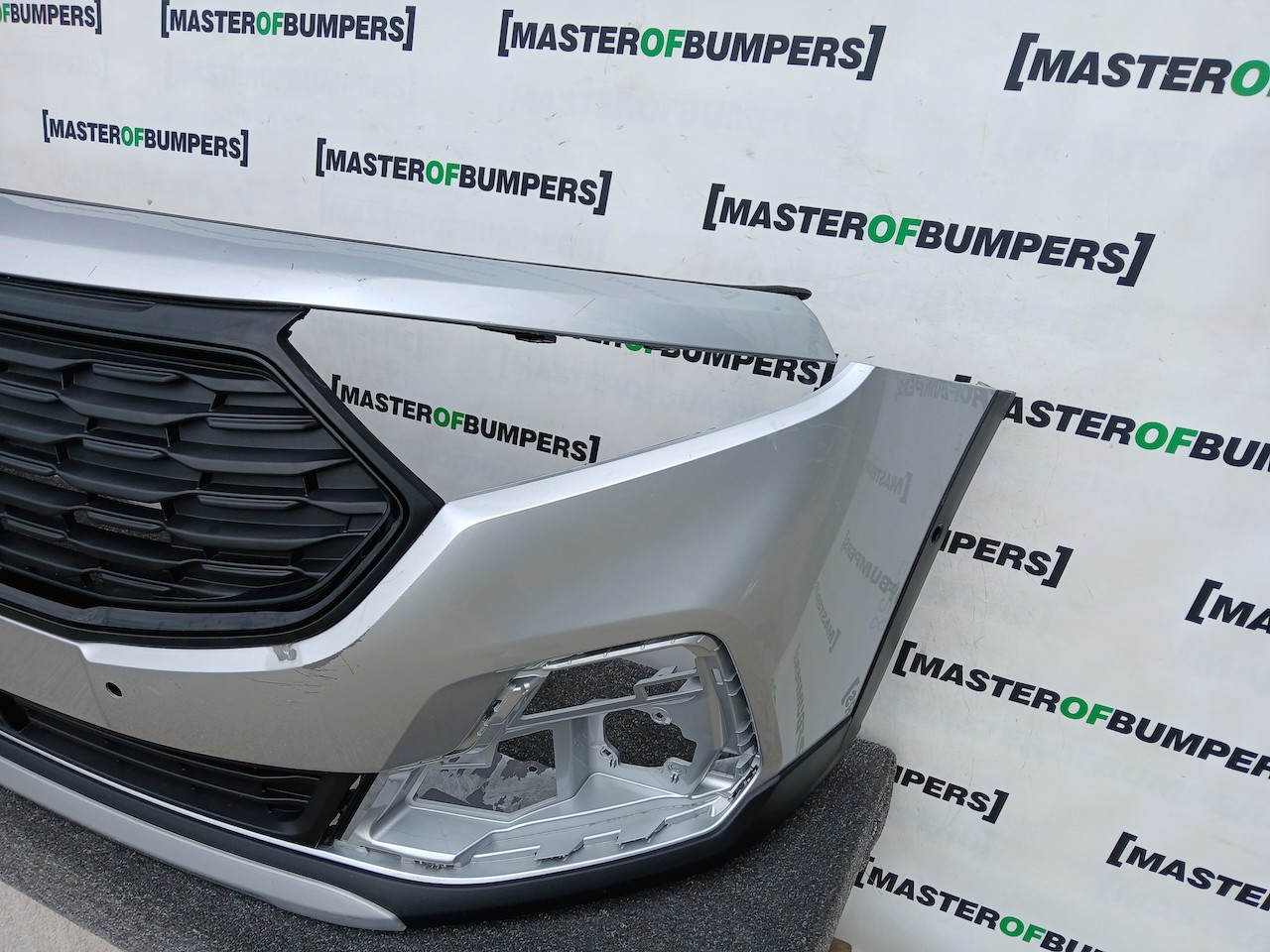 Ford Transit Connect Active Van 2025-2027 Front Bumper 6 Pdc Genuine [f858]