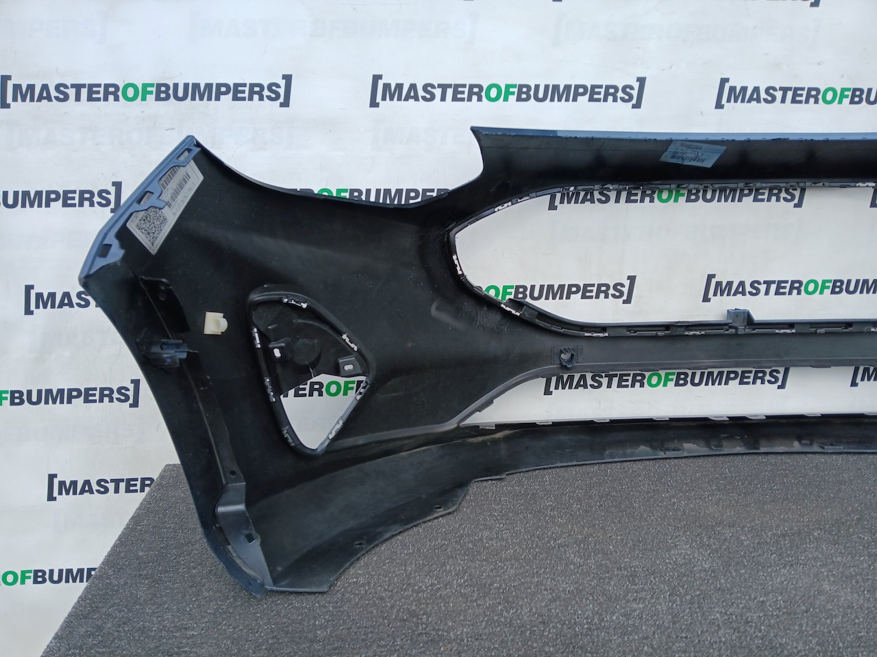 Ford Fiesta Se Mk10 Lift Hatchback 2022-2024 Front Bumper 6 Pdc Genuine [f862]