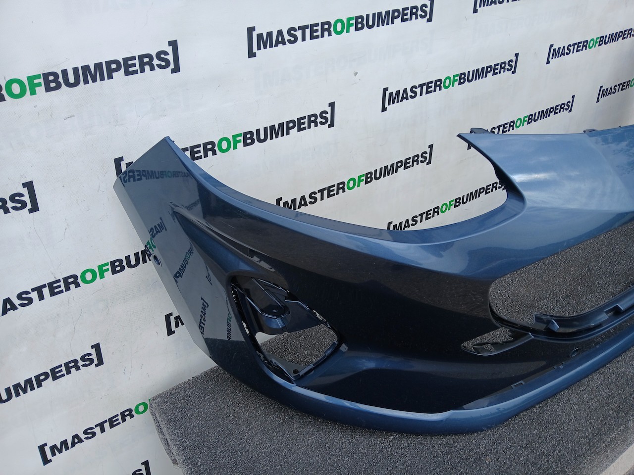 Ford Fiesta Se Mk10 Lift Hatchback 2022-2024 Front Bumper 6 Pdc Genuine [f862]