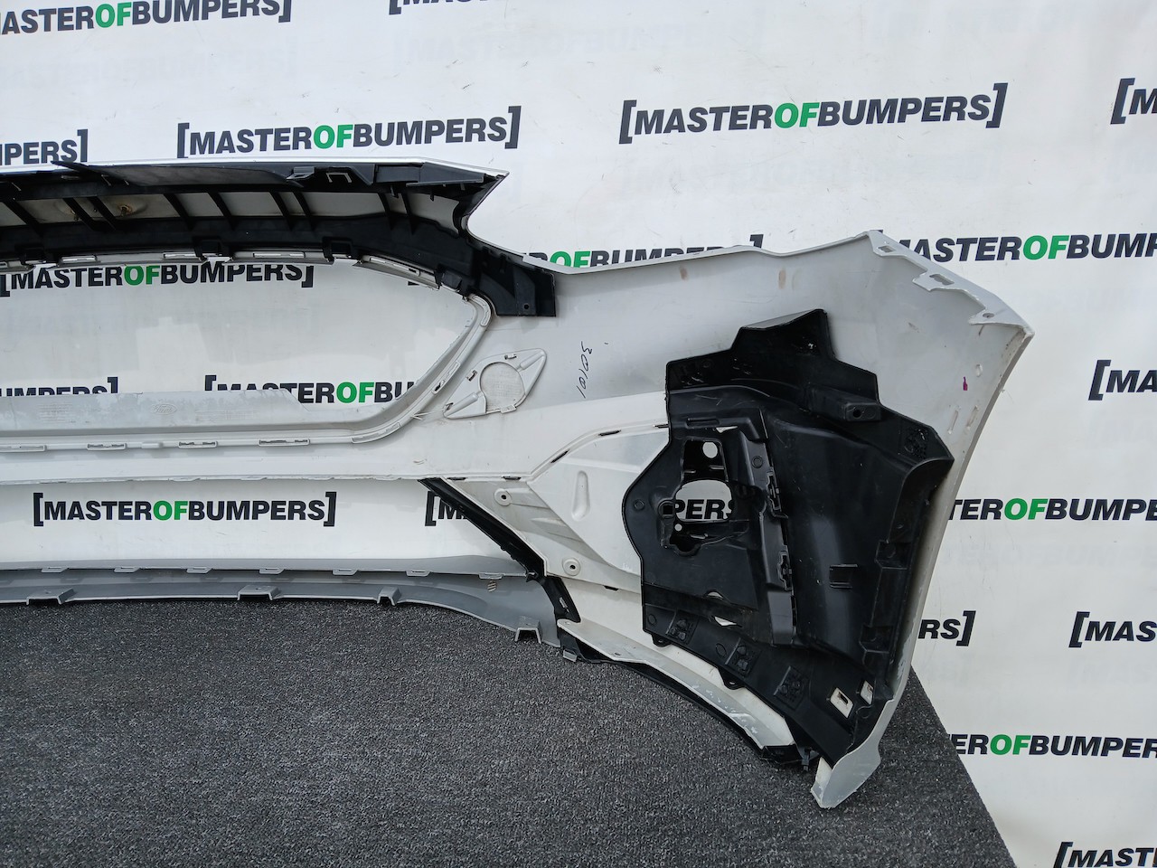 Ford Focus Active Hatchback Estate 2019-2021 Front Bumper 4 Pdc Genuine [f863]