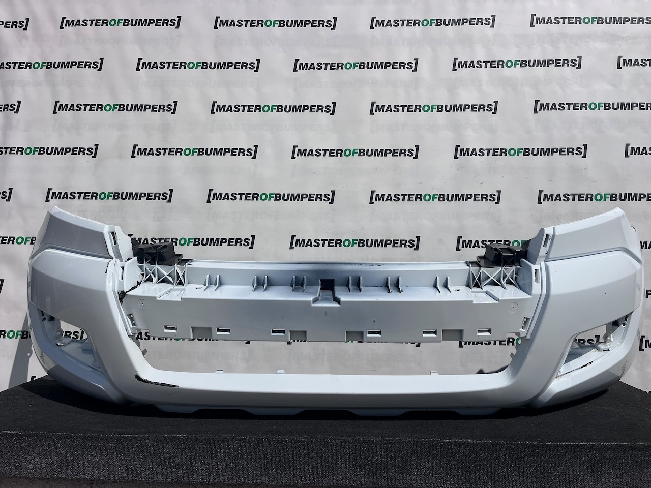 Ford Ranger Limited Pick Up 2015-2018 Front Bumper No Pdc Genuine [f890]