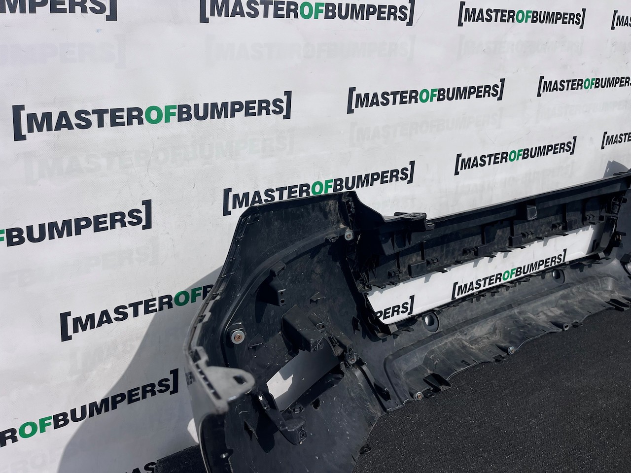 Ford Ranger Wildtrack Pick Up 2015-2018 Front Bumper 4 Pdc Genuine [f891]