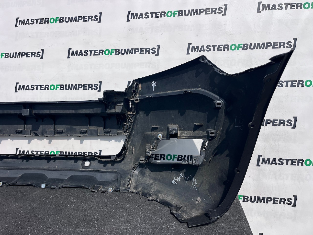 Ford Ranger Wildtrack Pick Up 2015-2018 Front Bumper 4 Pdc Genuine [f892]