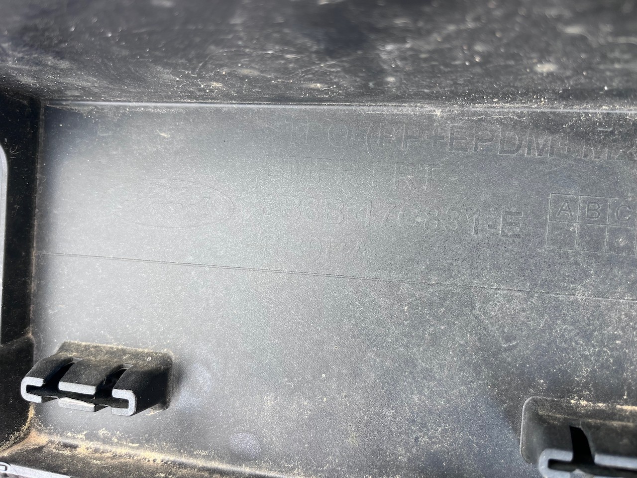 Ford Ranger Wildtrack Pick Up 2015-2018 Front Bumper 4 Pdc Genuine [f892]