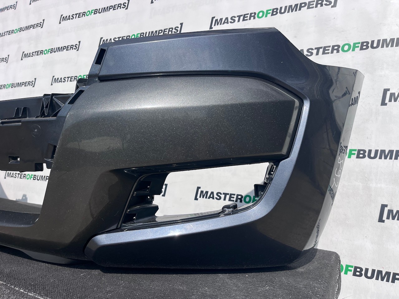 Ford Ranger Wildtrack Pick Up 2015-2018 Front Bumper 4 Pdc Genuine [f892]