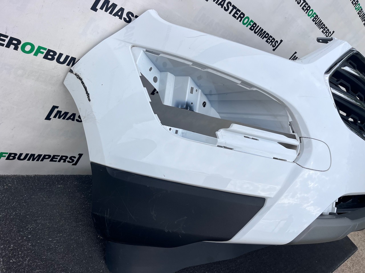 Ford Ecosport Titanium Hatchback 2018-2023 Front Bumper Pdc Genuine [f897]