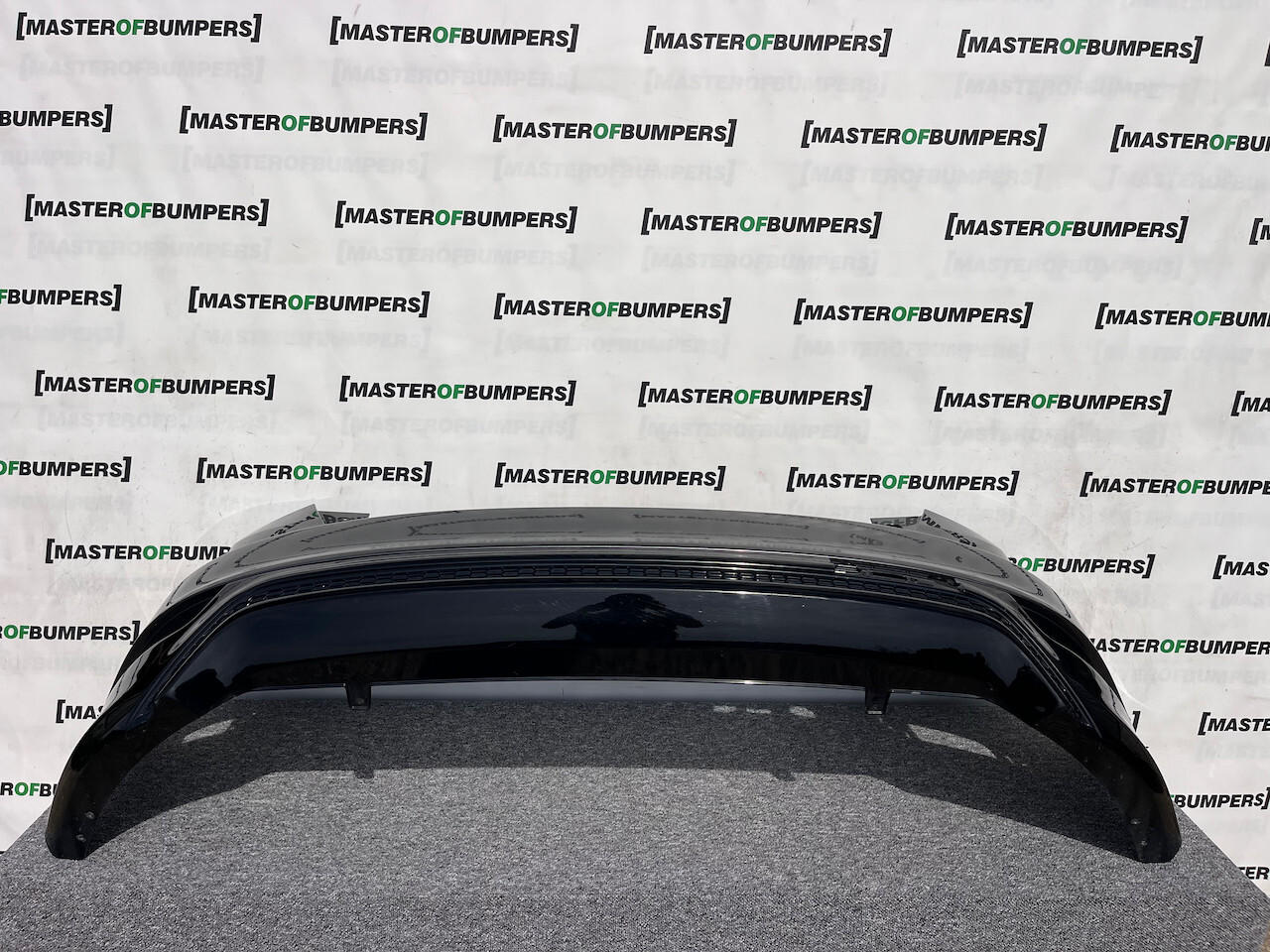 Ford Focus Zetec S Titanium St Line 2015-2017 Rear Bumper No Pdc Genuine [f560]