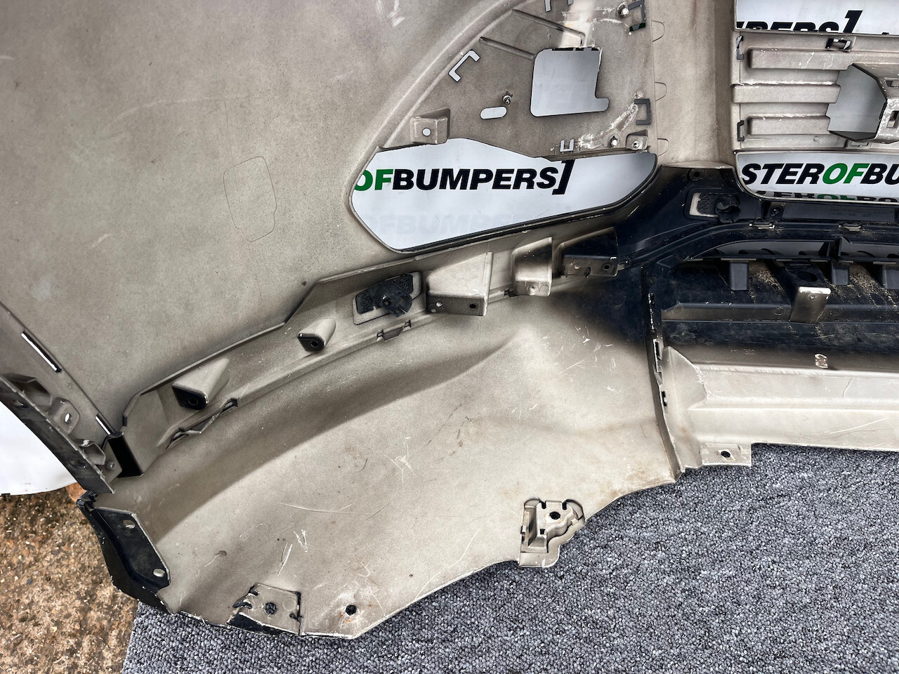 Ford Kuga St Line Titanium X 2013-2016 Front Bumper 4 Pdc + Jets Genuine [f679]