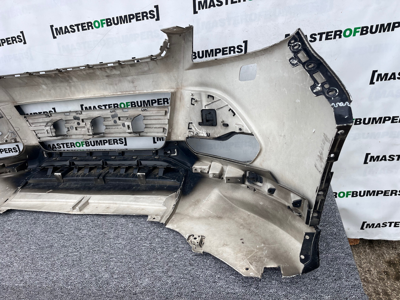 Ford Kuga St Line Titanium X 2013-2016 Front Bumper 4 Pdc + Jets Genuine [f679]