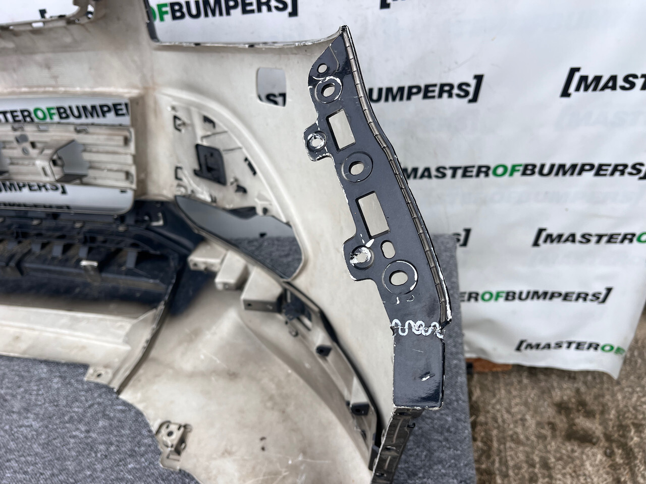 Ford Kuga St Line Titanium X 2013-2016 Front Bumper 4 Pdc + Jets Genuine [f679]