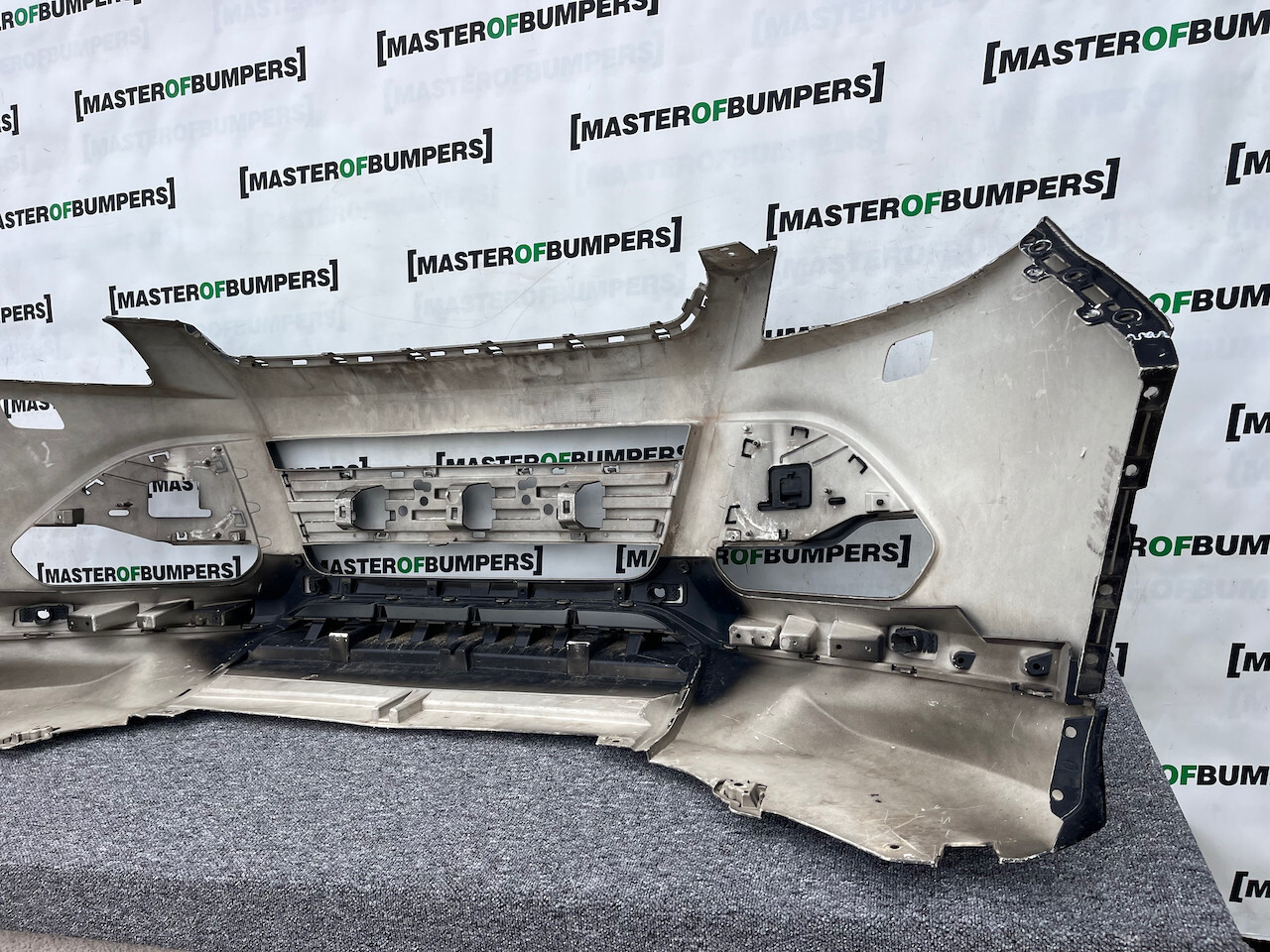 Ford Kuga St Line Titanium X 2013-2016 Front Bumper 4 Pdc + Jets Genuine [f679]