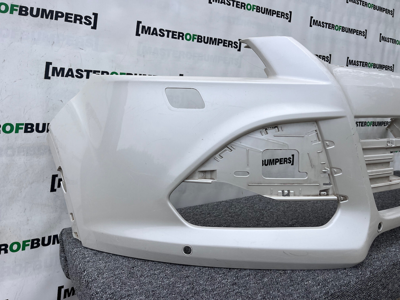 Ford Kuga St Line Titanium X 2013-2016 Front Bumper 4 Pdc + Jets Genuine [f680]