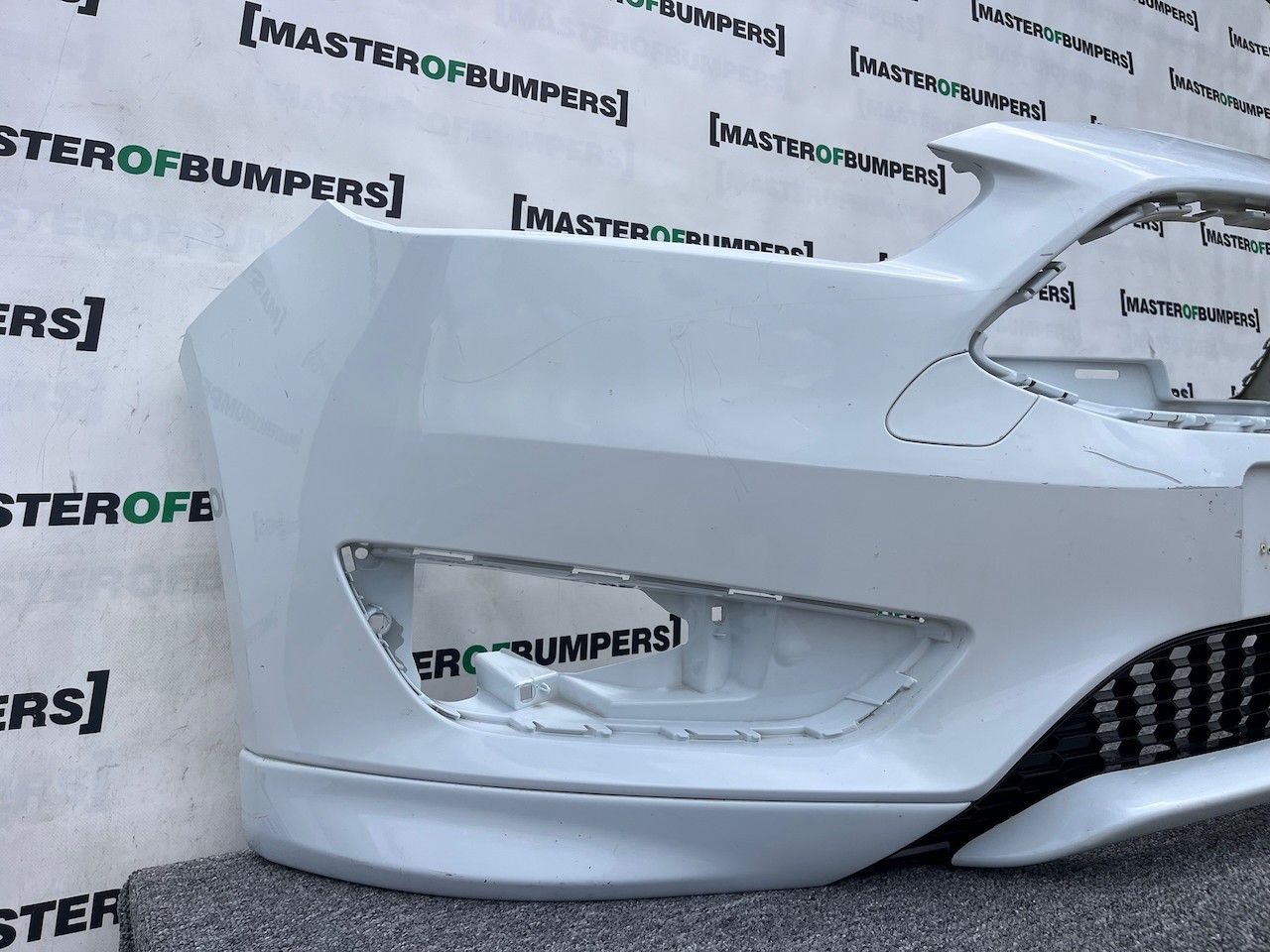 Ford Focus St Line Zetec S Hatchbac 2015-2018 Front Bumper No Pdc Genuine [f703]