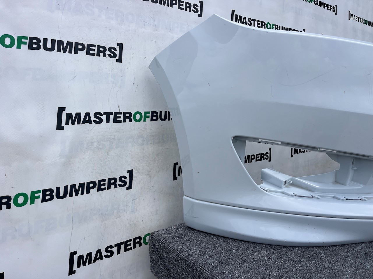 Ford Focus St Line Zetec S Hatchbac 2015-2018 Front Bumper No Pdc Genuine [f703]