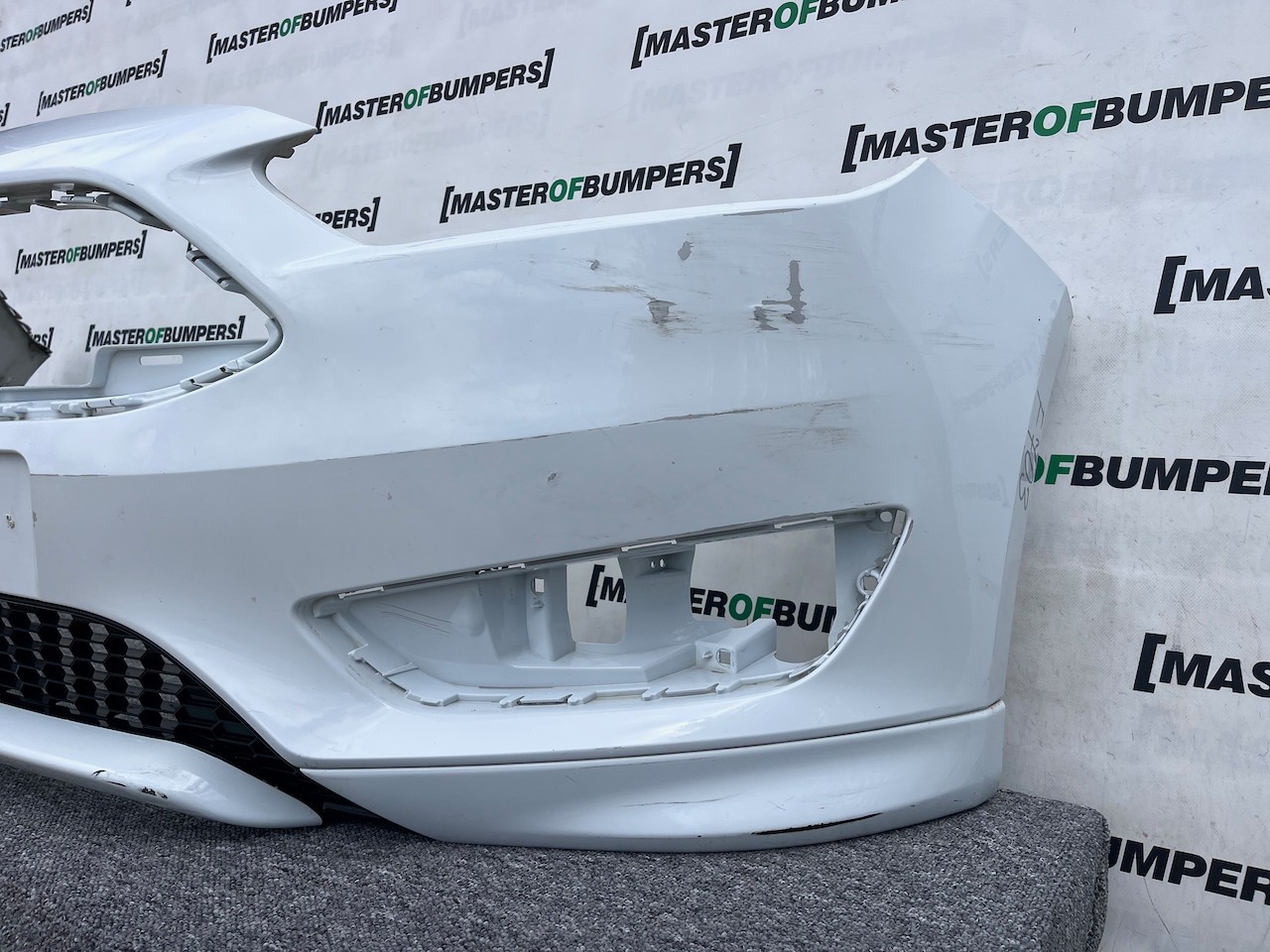 Ford Focus St Line Zetec S Hatchbac 2015-2018 Front Bumper No Pdc Genuine [f703]