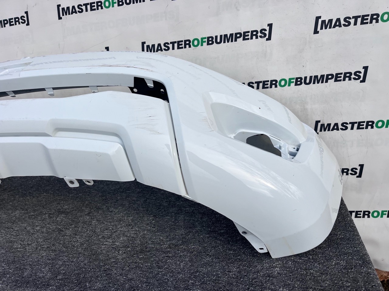 Ford Ranger Se Pick Up 2019-2022 Front Bumper No Pdc Genuine [f759]